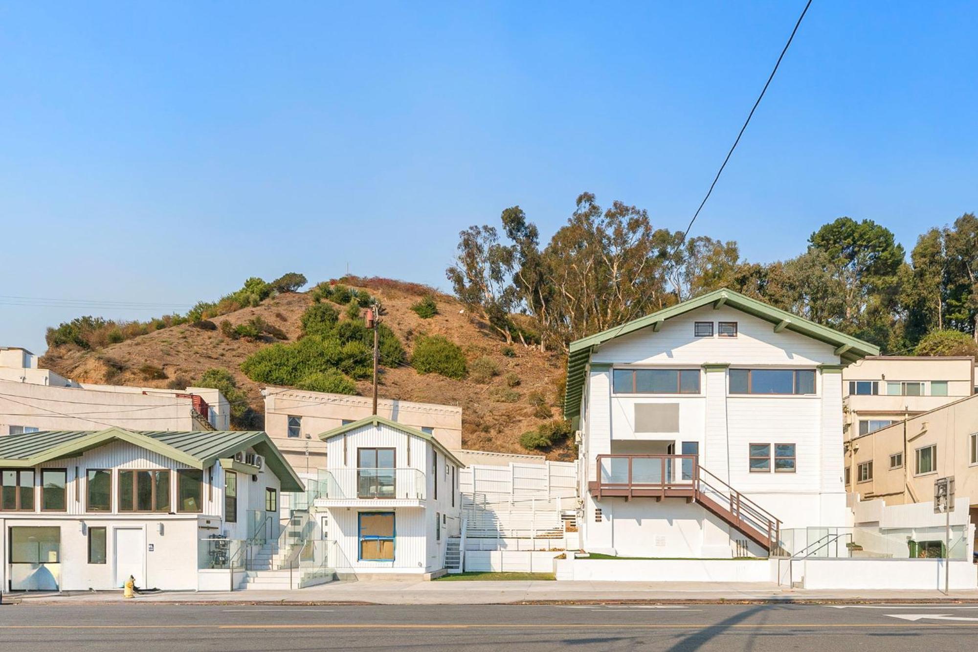 Pacific Coast Suites - Oceanfront Living — Photos 1